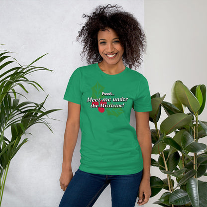 Meet me under the mistletoe - Premium Unisex t-shirt